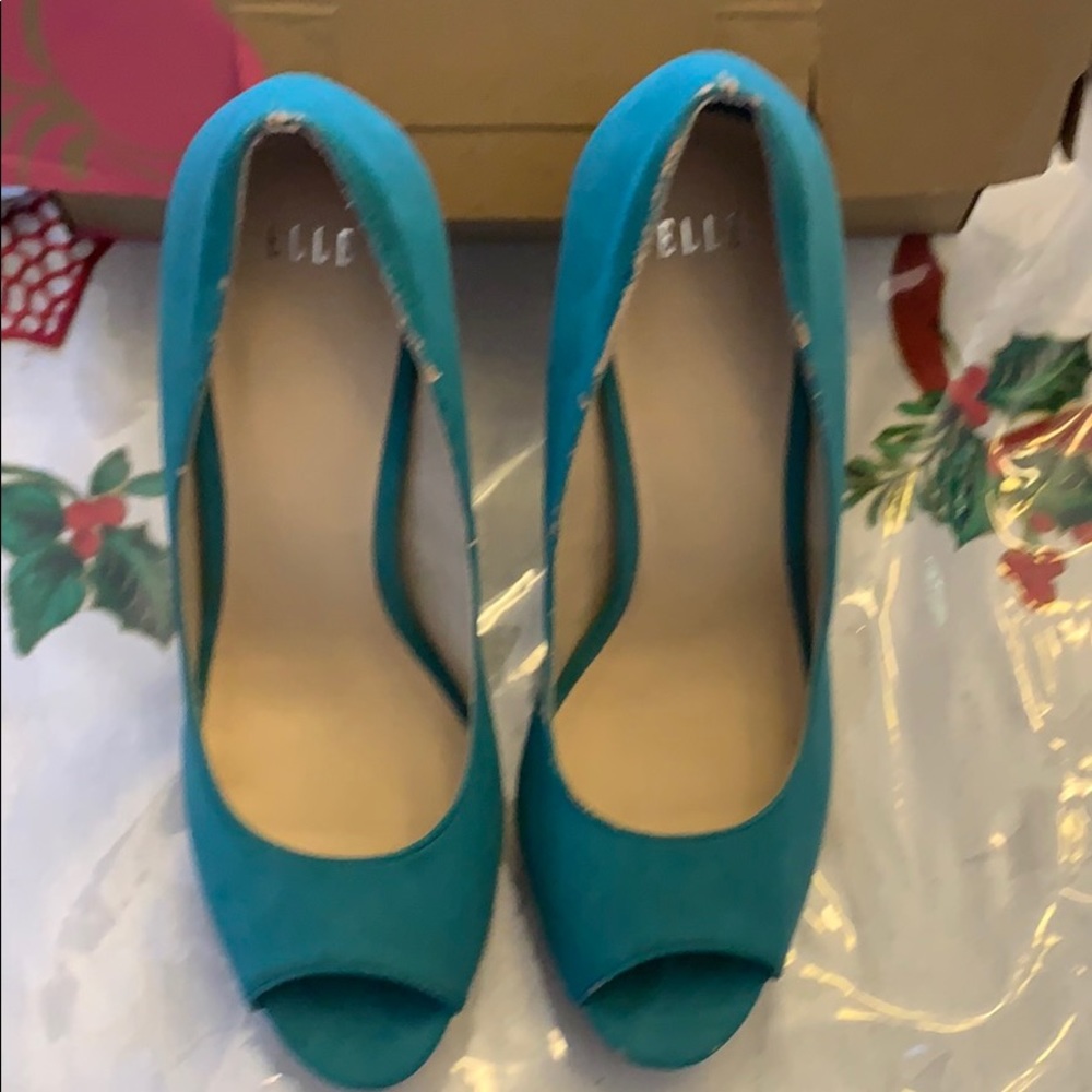 Heels - Picture 5 of 5